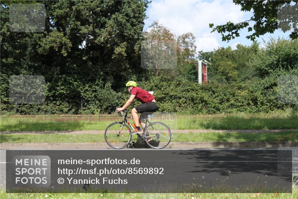 10.08.2025 - GEWOBA Citytriathlon Bremen Yannick Fuchs http://msf.ph/oto/8569892 10.08.2025 14:15:27 Radfahren 45, 54, 55, 88, 97, 118, 123 meine-sportfotos.de