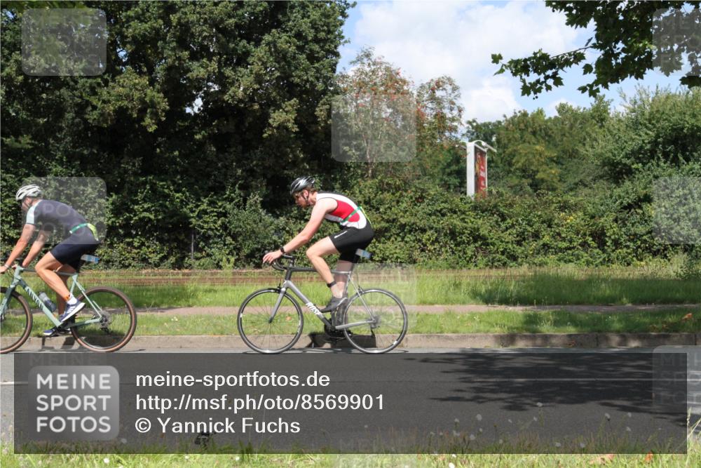 10.08.2025 - GEWOBA Citytriathlon Bremen Yannick Fuchs http://msf.ph/oto/8569901 10.08.2025 14:15:33 Radfahren 45, 54, 55, 72, 97, 98, 118, 123, 187 meine-sportfotos.de