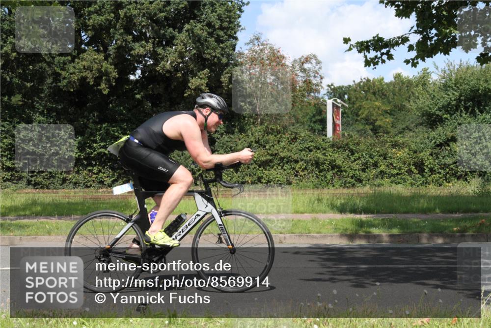 10.08.2025 - GEWOBA Citytriathlon Bremen Yannick Fuchs http://msf.ph/oto/8569914 10.08.2025 14:15:46 Radfahren 72, 74, 98, 118, 187, 271 meine-sportfotos.de