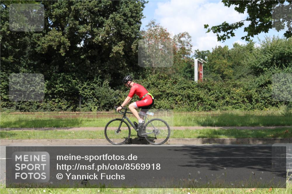 10.08.2025 - GEWOBA Citytriathlon Bremen Yannick Fuchs http://msf.ph/oto/8569918 10.08.2025 14:15:51 Radfahren 43, 72, 74, 98, 129, 187, 271 meine-sportfotos.de