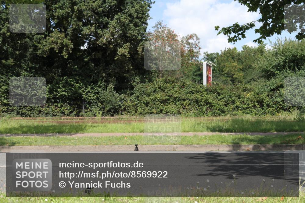 10.08.2025 - GEWOBA Citytriathlon Bremen Yannick Fuchs http://msf.ph/oto/8569922 10.08.2025 14:15:56 Radfahren 24, 43, 46, 74, 92, 98, 129, 271 meine-sportfotos.de