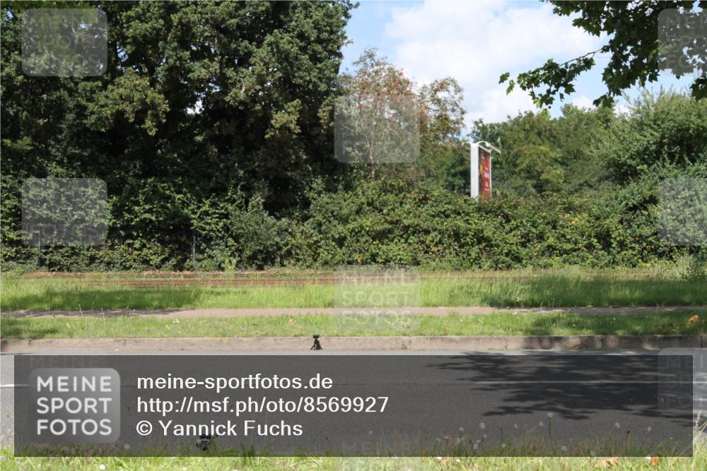 10.08.2025 - GEWOBA Citytriathlon Bremen Yannick Fuchs http://msf.ph/oto/8569927 10.08.2025 14:16:02 Radfahren 2, 23, 24, 43, 46, 62, 65, 92, 129, 271 meine-sportfotos.de