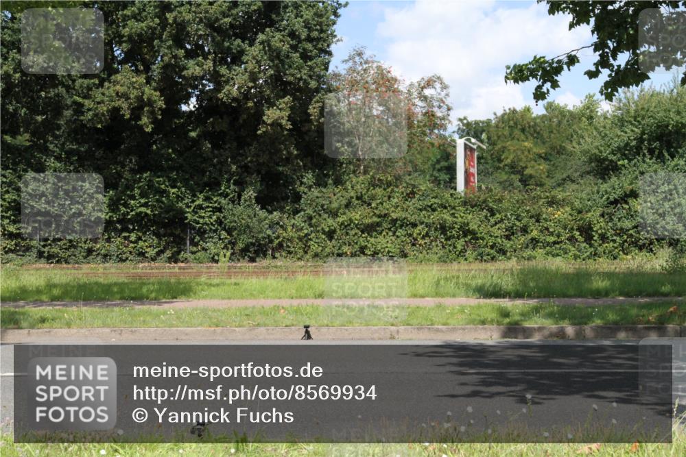 10.08.2025 - GEWOBA Citytriathlon Bremen Yannick Fuchs http://msf.ph/oto/8569934 10.08.2025 14:16:07 Radfahren 2, 23, 24, 38, 43, 46, 62, 65, 92, 129, 271 meine-sportfotos.de