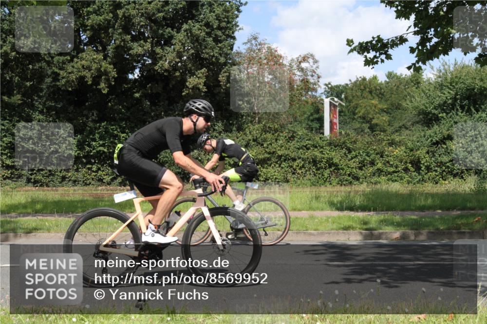 10.08.2025 - GEWOBA Citytriathlon Bremen Yannick Fuchs http://msf.ph/oto/8569952 10.08.2025 14:16:13 Radfahren 2, 23, 24, 38, 46, 48, 62, 63, 65, 92, 129 meine-sportfotos.de