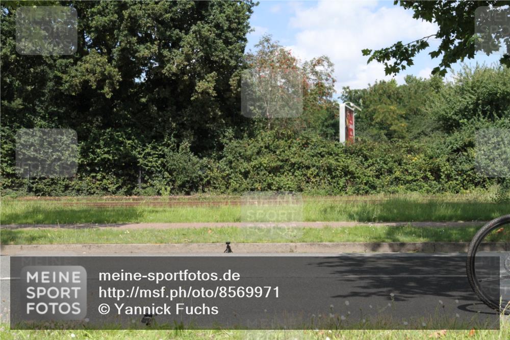 10.08.2025 - GEWOBA Citytriathlon Bremen Yannick Fuchs http://msf.ph/oto/8569971 10.08.2025 14:16:21 Radfahren 2, 23, 31, 38, 48, 57, 62, 63, 64, 65, 121, 144, 152, 173 meine-sportfotos.de