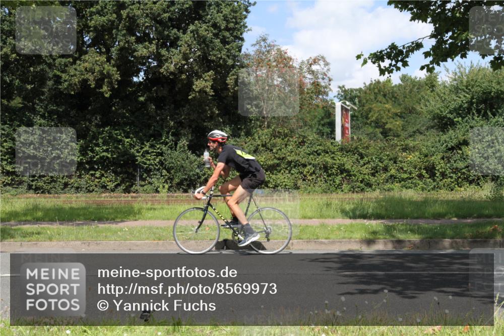 10.08.2025 - GEWOBA Citytriathlon Bremen Yannick Fuchs http://msf.ph/oto/8569973 10.08.2025 14:16:22 Radfahren 2, 23, 31, 38, 48, 57, 62, 63, 64, 65, 121, 144, 152, 173 meine-sportfotos.de