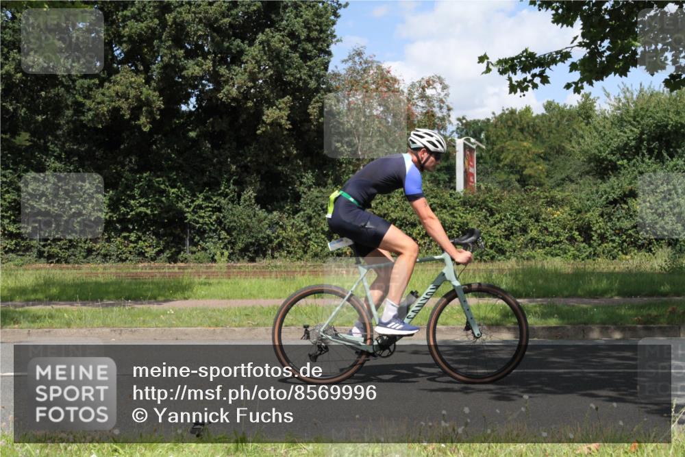 10.08.2025 - GEWOBA Citytriathlon Bremen Yannick Fuchs http://msf.ph/oto/8569996 10.08.2025 14:16:30 Radfahren 31, 38, 48, 57, 63, 64, 121, 144, 152, 173 meine-sportfotos.de