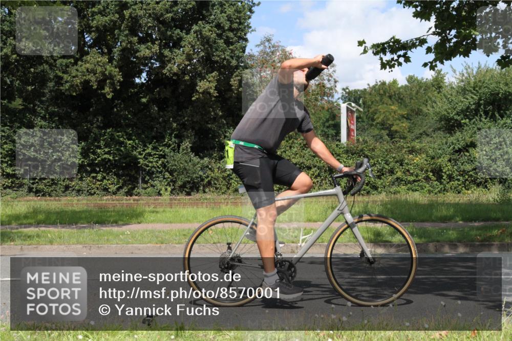 10.08.2025 - GEWOBA Citytriathlon Bremen Yannick Fuchs http://msf.ph/oto/8570001 10.08.2025 14:16:32 Radfahren 31, 38, 48, 57, 63, 64, 121, 144, 152, 173 meine-sportfotos.de