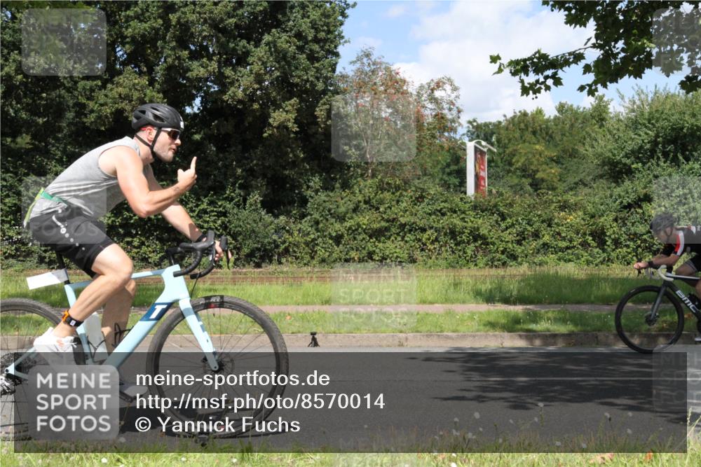 10.08.2025 - GEWOBA Citytriathlon Bremen Yannick Fuchs http://msf.ph/oto/8570014 10.08.2025 14:16:36 Radfahren 31, 57, 63, 64, 121, 144, 152, 173 meine-sportfotos.de