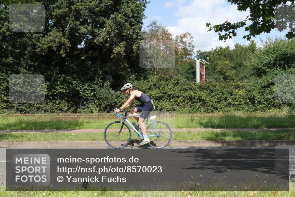 10.08.2025 - GEWOBA Citytriathlon Bremen Yannick Fuchs http://msf.ph/oto/8570023 10.08.2025 14:16:39 Radfahren 31, 41, 57, 64, 121, 144, 152, 173 meine-sportfotos.de