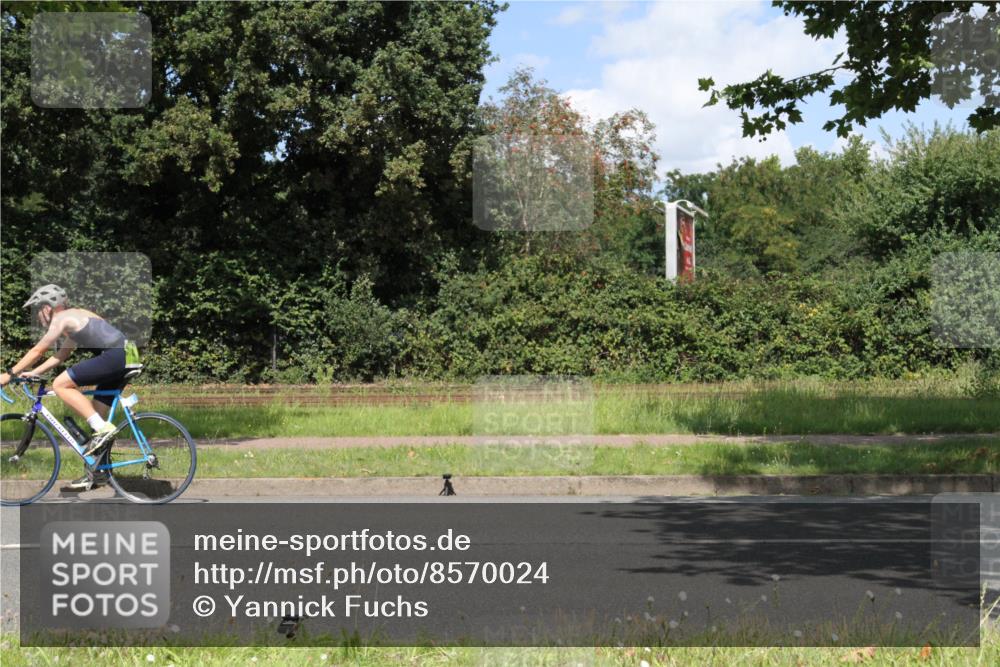 10.08.2025 - GEWOBA Citytriathlon Bremen Yannick Fuchs http://msf.ph/oto/8570024 10.08.2025 14:16:40 Radfahren 20, 31, 41, 64, 121, 144, 152, 173 meine-sportfotos.de