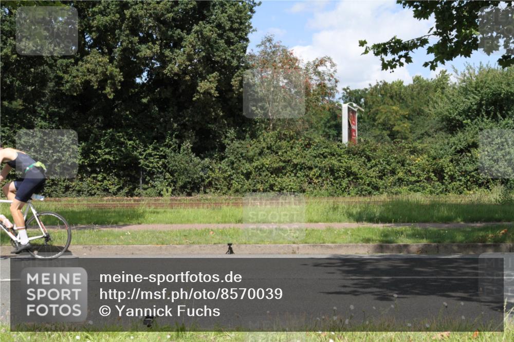10.08.2025 - GEWOBA Citytriathlon Bremen Yannick Fuchs http://msf.ph/oto/8570039 10.08.2025 14:16:45 Radfahren 20, 32, 41, 64, 152, 173 meine-sportfotos.de