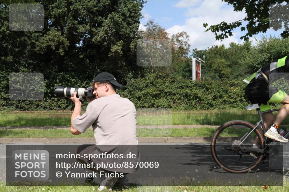 10.08.2025 - GEWOBA Citytriathlon Bremen Yannick Fuchs http://msf.ph/oto/8570069 10.08.2025 14:17:14 Radfahren 58, 78, 136, 164 meine-sportfotos.de