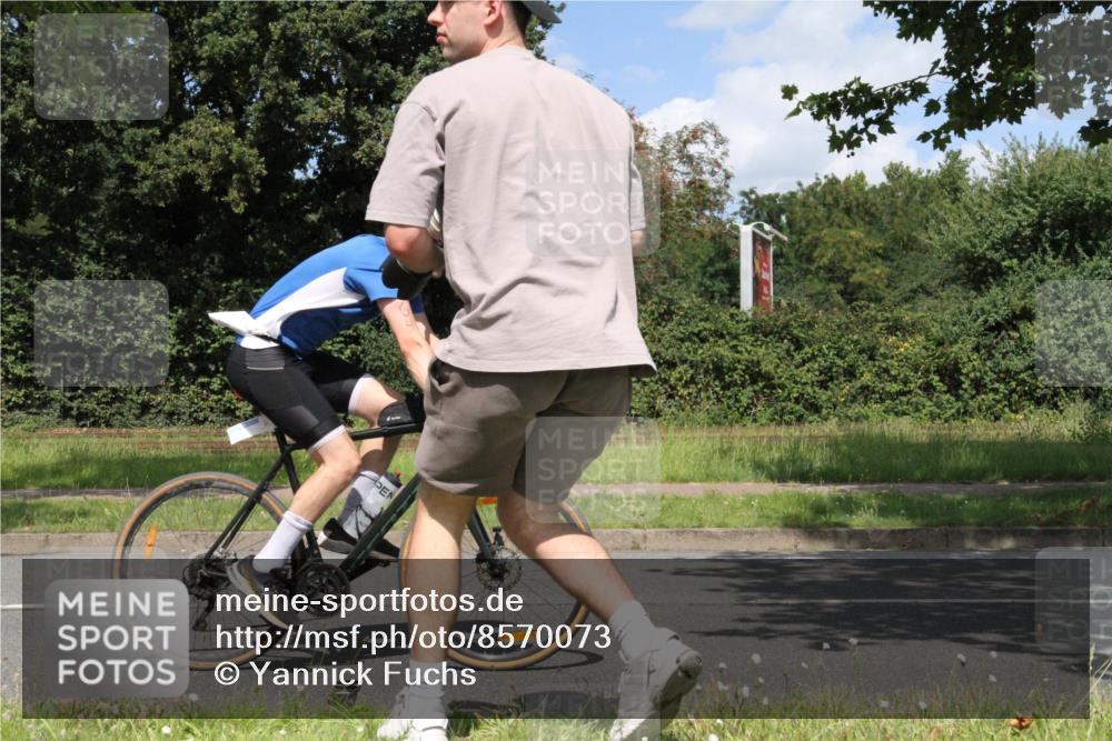 10.08.2025 - GEWOBA Citytriathlon Bremen Yannick Fuchs http://msf.ph/oto/8570073 10.08.2025 14:17:16 Radfahren 58, 136, 164 meine-sportfotos.de