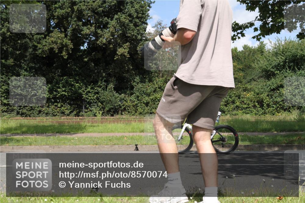10.08.2025 - GEWOBA Citytriathlon Bremen Yannick Fuchs http://msf.ph/oto/8570074 10.08.2025 14:17:17 Radfahren 58, 136, 164, 304 meine-sportfotos.de