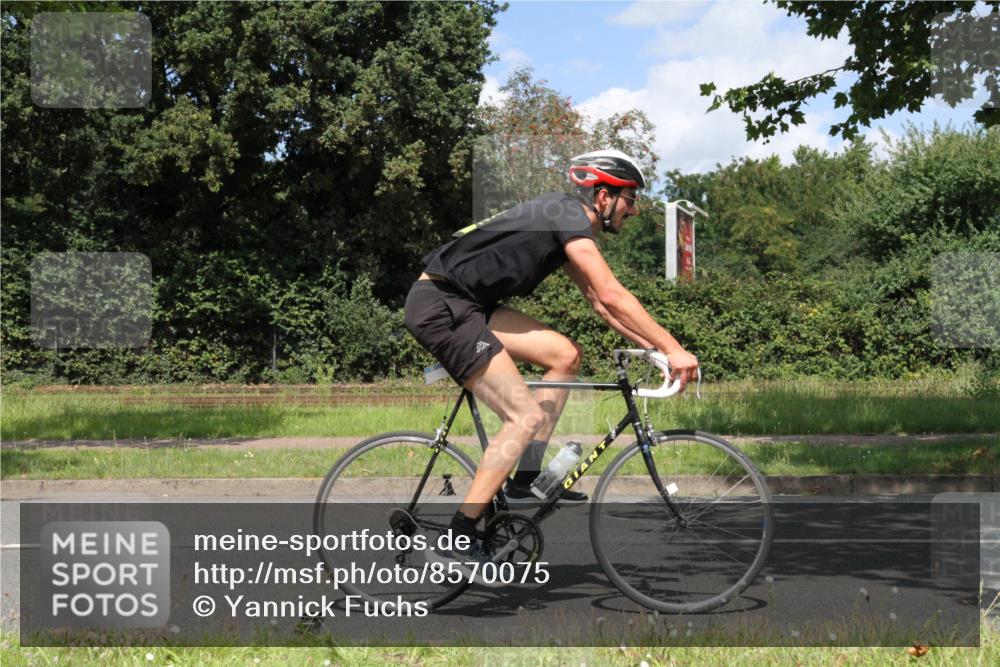 10.08.2025 - GEWOBA Citytriathlon Bremen Yannick Fuchs http://msf.ph/oto/8570075 10.08.2025 14:17:20 Radfahren 58, 136, 164, 304 meine-sportfotos.de