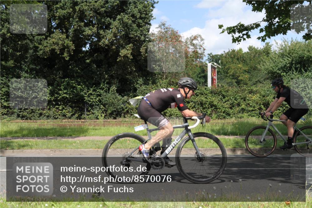 10.08.2025 - GEWOBA Citytriathlon Bremen Yannick Fuchs http://msf.ph/oto/8570076 10.08.2025 14:17:29 Radfahren 4, 127, 136, 304 meine-sportfotos.de