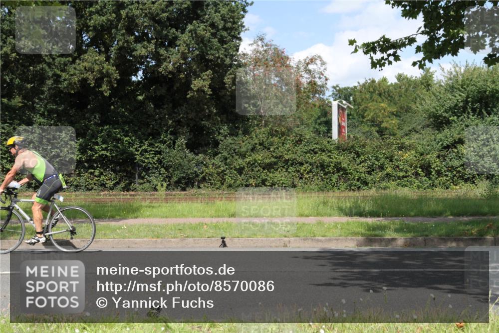 10.08.2025 - GEWOBA Citytriathlon Bremen Yannick Fuchs http://msf.ph/oto/8570086 10.08.2025 14:17:40 Radfahren 4, 127, 304 meine-sportfotos.de