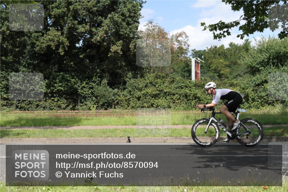 10.08.2025 - GEWOBA Citytriathlon Bremen Yannick Fuchs http://msf.ph/oto/8570094 10.08.2025 14:17:53 Radfahren 51, 91, 240, 263 meine-sportfotos.de