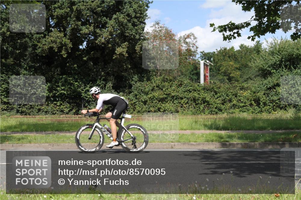 10.08.2025 - GEWOBA Citytriathlon Bremen Yannick Fuchs http://msf.ph/oto/8570095 10.08.2025 14:17:53 Radfahren 51, 91, 240, 263 meine-sportfotos.de
