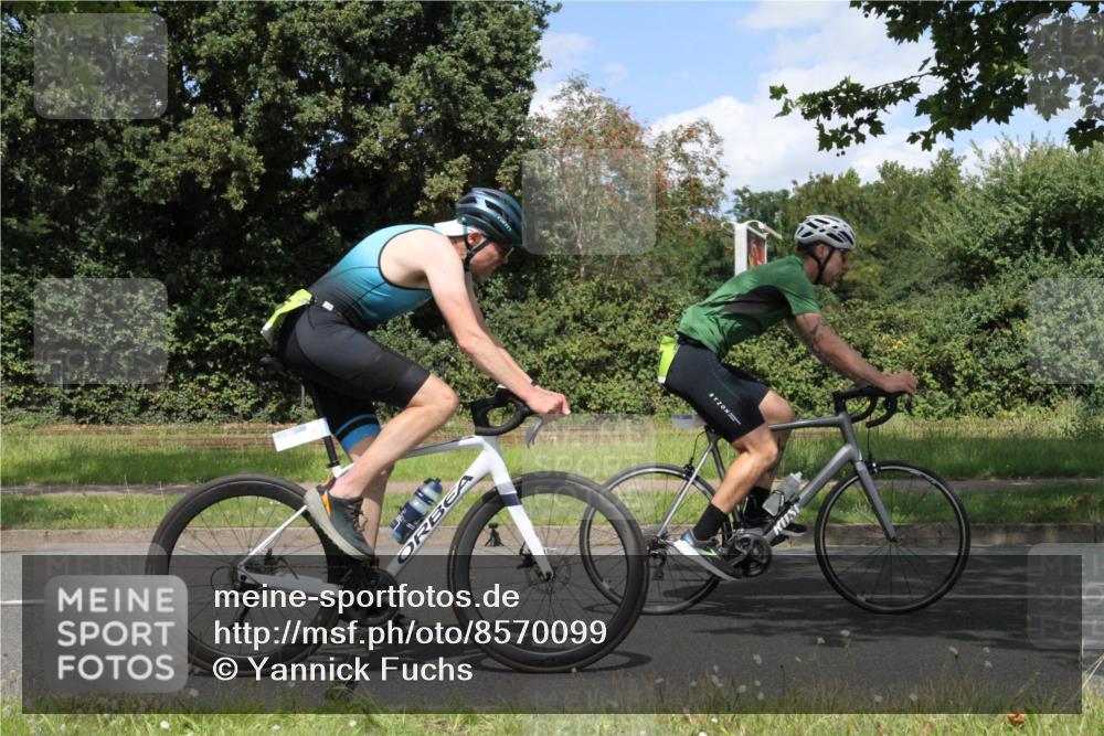 10.08.2025 - GEWOBA Citytriathlon Bremen Yannick Fuchs http://msf.ph/oto/8570099 10.08.2025 14:17:54 Radfahren 51, 91, 240, 263 meine-sportfotos.de