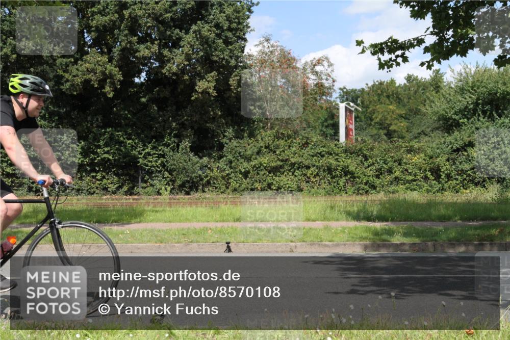 10.08.2025 - GEWOBA Citytriathlon Bremen Yannick Fuchs http://msf.ph/oto/8570108 10.08.2025 14:17:58 Radfahren 51, 91, 214, 240, 263 meine-sportfotos.de