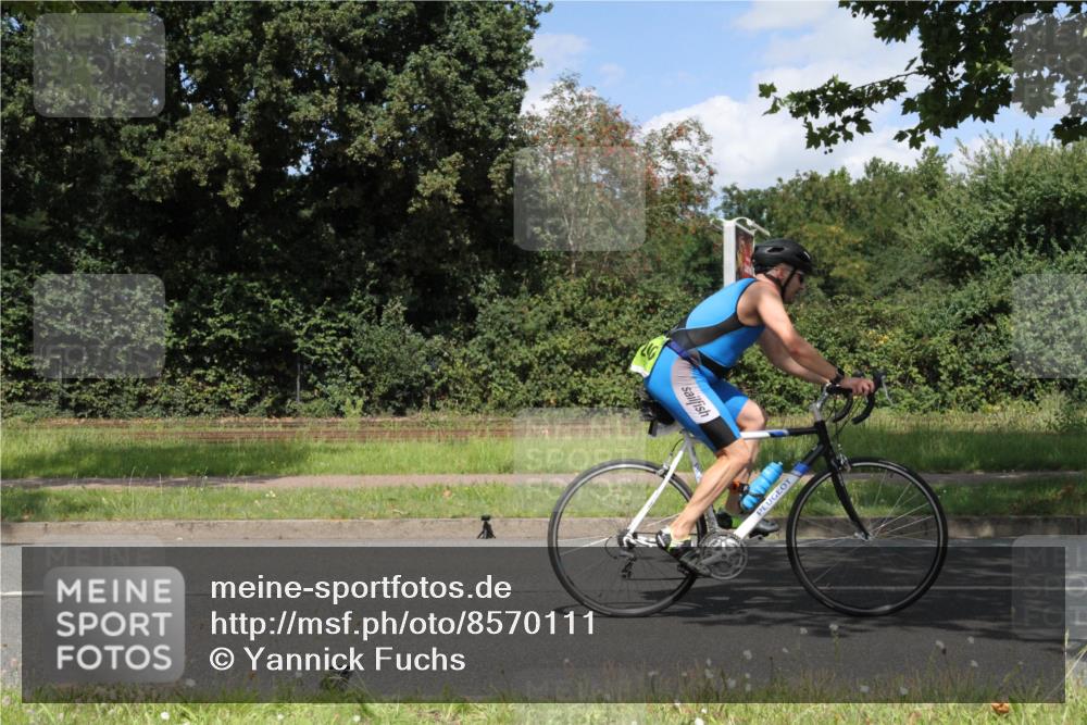 10.08.2025 - GEWOBA Citytriathlon Bremen Yannick Fuchs http://msf.ph/oto/8570111 10.08.2025 14:17:59 Radfahren 51, 91, 214, 240, 263 meine-sportfotos.de