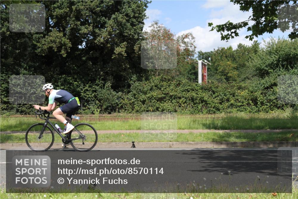10.08.2025 - GEWOBA Citytriathlon Bremen Yannick Fuchs http://msf.ph/oto/8570114 10.08.2025 14:18:00 Radfahren 51, 91, 214, 240, 263 meine-sportfotos.de