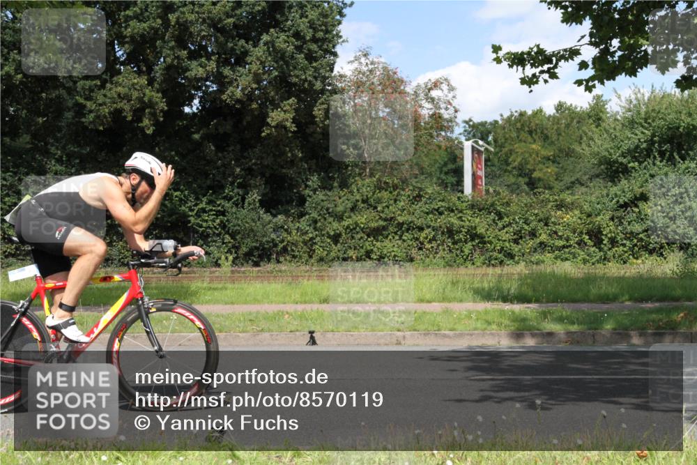 10.08.2025 - GEWOBA Citytriathlon Bremen Yannick Fuchs http://msf.ph/oto/8570119 10.08.2025 14:18:01 Radfahren 51, 91, 214, 240, 263 meine-sportfotos.de