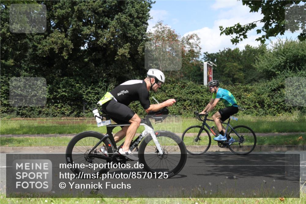 10.08.2025 - GEWOBA Citytriathlon Bremen Yannick Fuchs http://msf.ph/oto/8570125 10.08.2025 14:18:07 Radfahren 51, 91, 214, 240, 263, 295 meine-sportfotos.de
