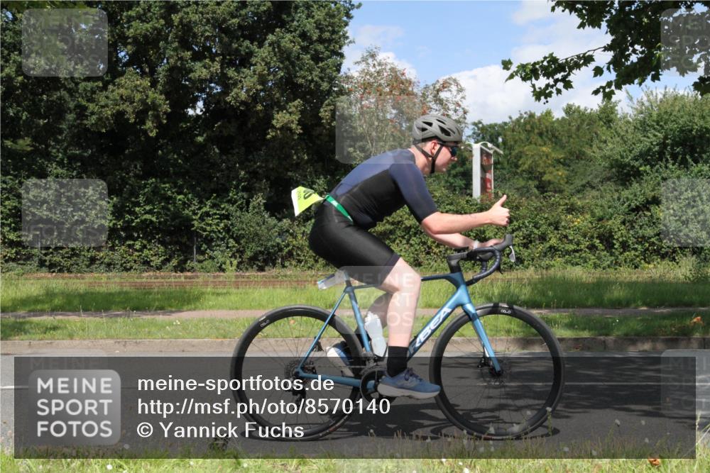 10.08.2025 - GEWOBA Citytriathlon Bremen Yannick Fuchs http://msf.ph/oto/8570140 10.08.2025 14:18:25 Radfahren 47, 75, 94, 100, 131, 147, 255, 295 meine-sportfotos.de