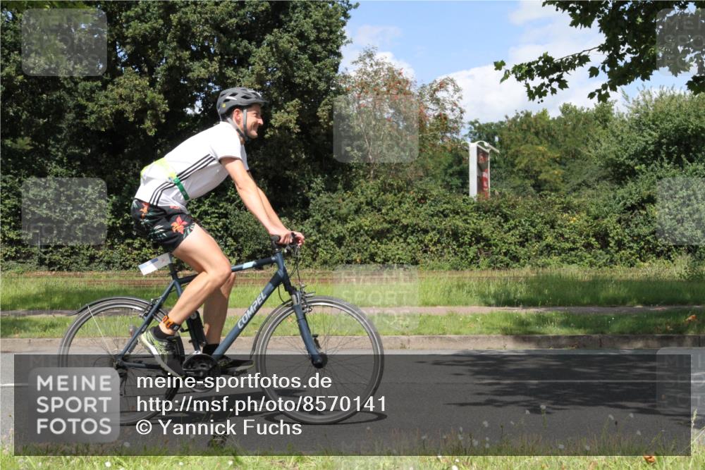 10.08.2025 - GEWOBA Citytriathlon Bremen Yannick Fuchs http://msf.ph/oto/8570141 10.08.2025 14:18:26 Radfahren 47, 75, 94, 100, 131, 147, 255, 295, 314 meine-sportfotos.de
