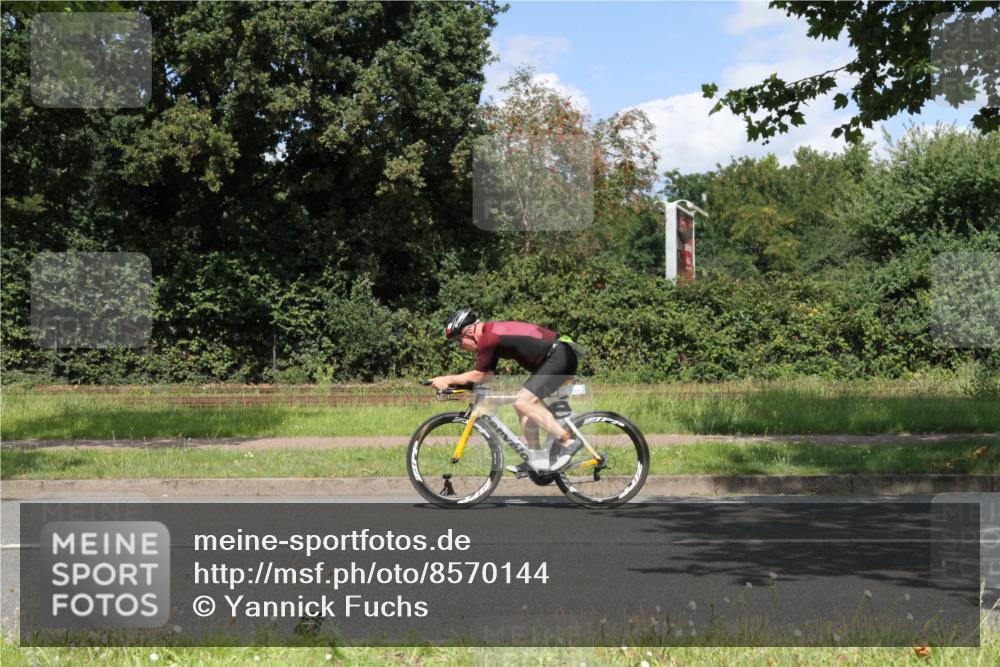 10.08.2025 - GEWOBA Citytriathlon Bremen Yannick Fuchs http://msf.ph/oto/8570144 10.08.2025 14:18:27 Radfahren 47, 75, 94, 100, 131, 147, 255, 295, 314 meine-sportfotos.de
