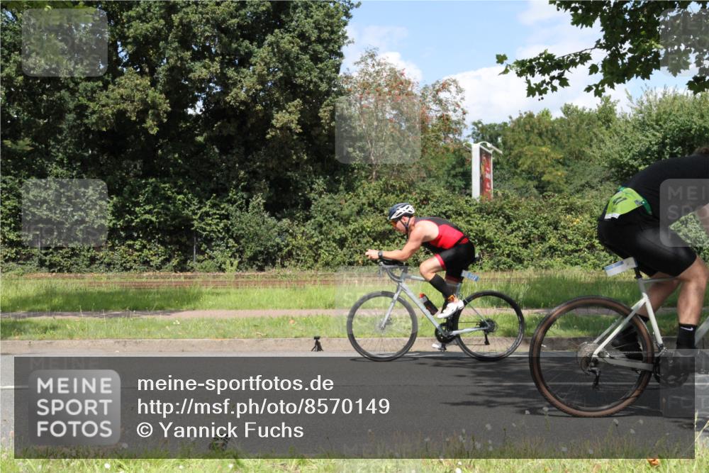 10.08.2025 - GEWOBA Citytriathlon Bremen Yannick Fuchs http://msf.ph/oto/8570149 10.08.2025 14:18:32 Radfahren 30, 47, 75, 94, 100, 131, 147, 255, 314 meine-sportfotos.de