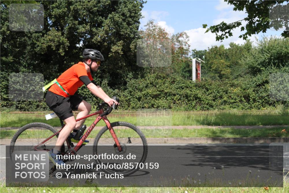 10.08.2025 - GEWOBA Citytriathlon Bremen Yannick Fuchs http://msf.ph/oto/8570159 10.08.2025 14:18:40 Radfahren 30, 47, 50, 81, 94, 106, 131, 255, 314 meine-sportfotos.de