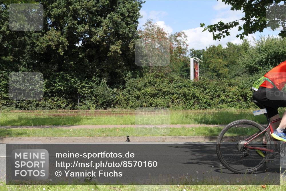 10.08.2025 - GEWOBA Citytriathlon Bremen Yannick Fuchs http://msf.ph/oto/8570160 10.08.2025 14:18:41 Radfahren 30, 47, 50, 81, 94, 106, 131, 314 meine-sportfotos.de