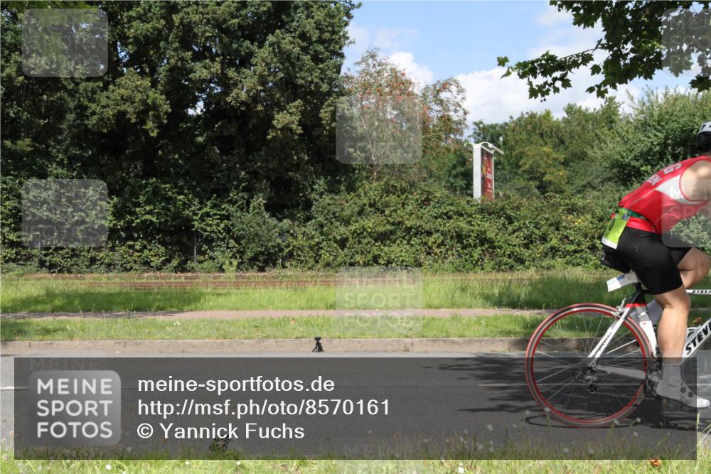 10.08.2025 - GEWOBA Citytriathlon Bremen Yannick Fuchs http://msf.ph/oto/8570161 10.08.2025 14:18:46 Radfahren 30, 50, 81, 106, 116, 131, 261, 264, 314 meine-sportfotos.de