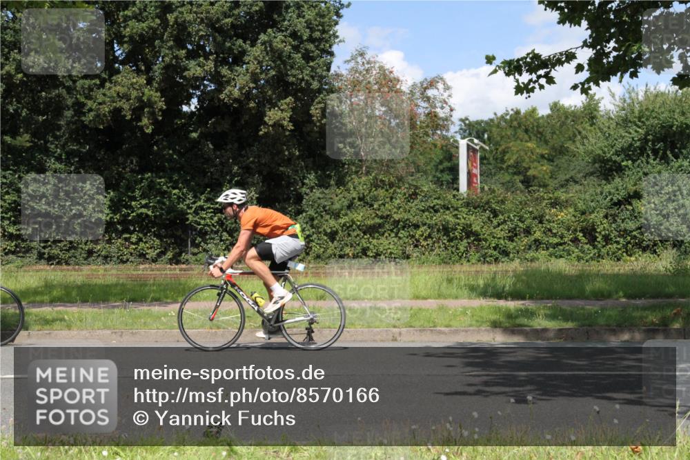 10.08.2025 - GEWOBA Citytriathlon Bremen Yannick Fuchs http://msf.ph/oto/8570166 10.08.2025 14:18:49 Radfahren 30, 50, 81, 106, 116, 261, 264, 314 meine-sportfotos.de