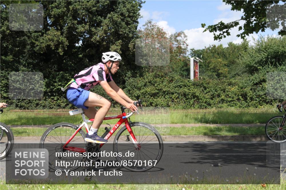 10.08.2025 - GEWOBA Citytriathlon Bremen Yannick Fuchs http://msf.ph/oto/8570167 10.08.2025 14:18:49 Radfahren 30, 50, 81, 106, 116, 261, 264, 314 meine-sportfotos.de