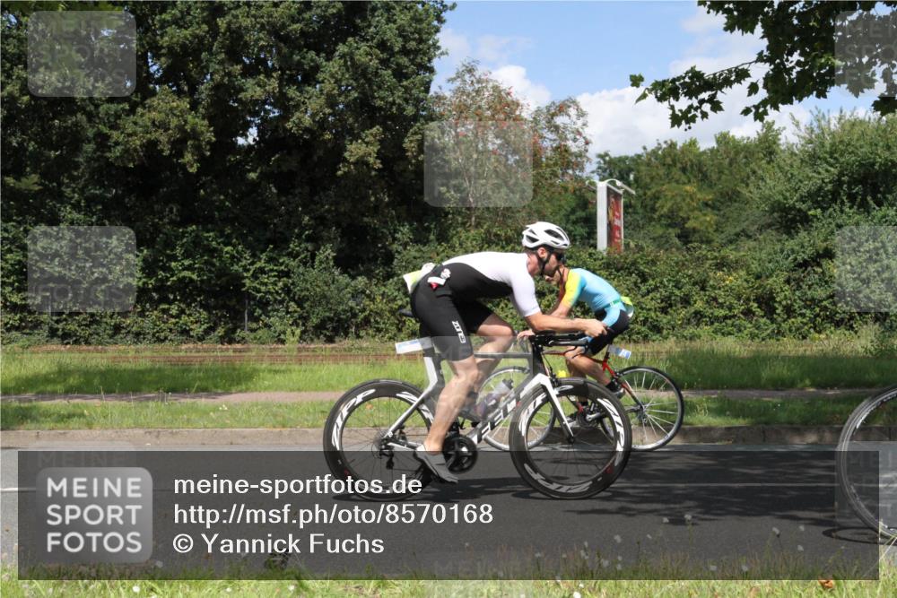 10.08.2025 - GEWOBA Citytriathlon Bremen Yannick Fuchs http://msf.ph/oto/8570168 10.08.2025 14:18:50 Radfahren 30, 50, 81, 106, 116, 261, 264, 314 meine-sportfotos.de