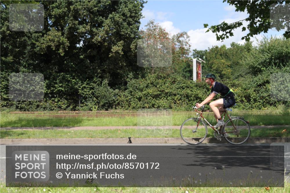 10.08.2025 - GEWOBA Citytriathlon Bremen Yannick Fuchs http://msf.ph/oto/8570172 10.08.2025 14:18:57 Radfahren 30, 50, 81, 101, 106, 116, 139, 261, 264 meine-sportfotos.de