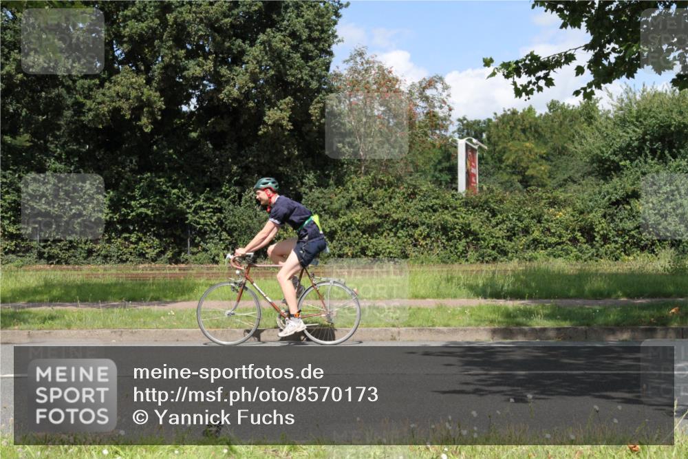 10.08.2025 - GEWOBA Citytriathlon Bremen Yannick Fuchs http://msf.ph/oto/8570173 10.08.2025 14:18:58 Radfahren 50, 81, 101, 106, 116, 139, 261, 264 meine-sportfotos.de