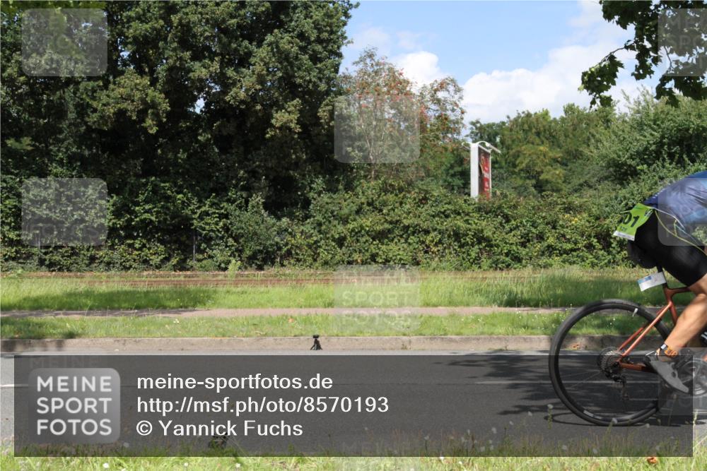 10.08.2025 - GEWOBA Citytriathlon Bremen Yannick Fuchs http://msf.ph/oto/8570193 10.08.2025 14:19:16 Radfahren 101, 124, 126, 139, 162, 201, 227, 239, 254 meine-sportfotos.de