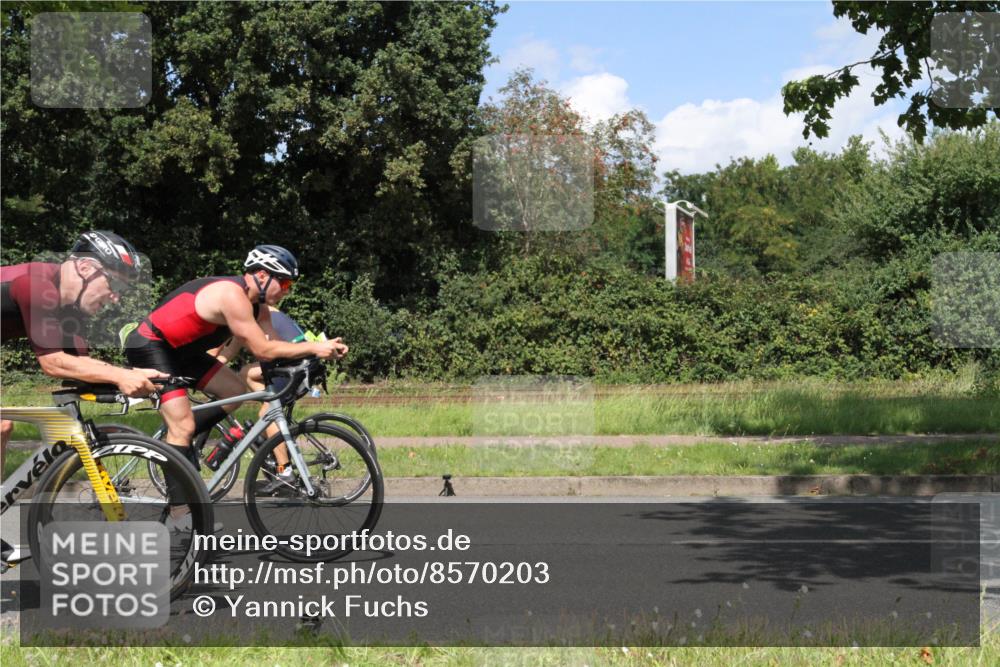10.08.2025 - GEWOBA Citytriathlon Bremen Yannick Fuchs http://msf.ph/oto/8570203 10.08.2025 14:19:23 Radfahren 84, 124, 126, 162, 201, 227, 239, 254 meine-sportfotos.de