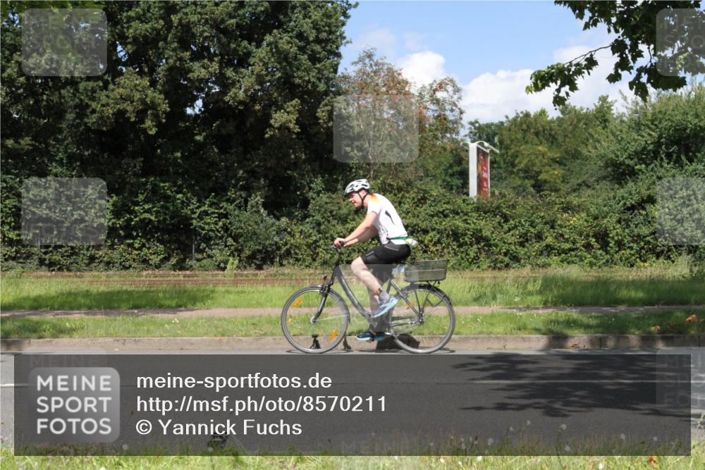 10.08.2025 - GEWOBA Citytriathlon Bremen Yannick Fuchs http://msf.ph/oto/8570211 10.08.2025 14:19:26 Radfahren 84, 124, 126, 162, 201, 227, 239, 254 meine-sportfotos.de