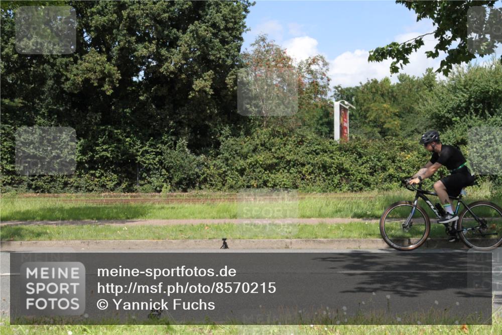 10.08.2025 - GEWOBA Citytriathlon Bremen Yannick Fuchs http://msf.ph/oto/8570215 10.08.2025 14:19:27 Radfahren 84, 124, 126, 162, 201, 227, 239, 254 meine-sportfotos.de