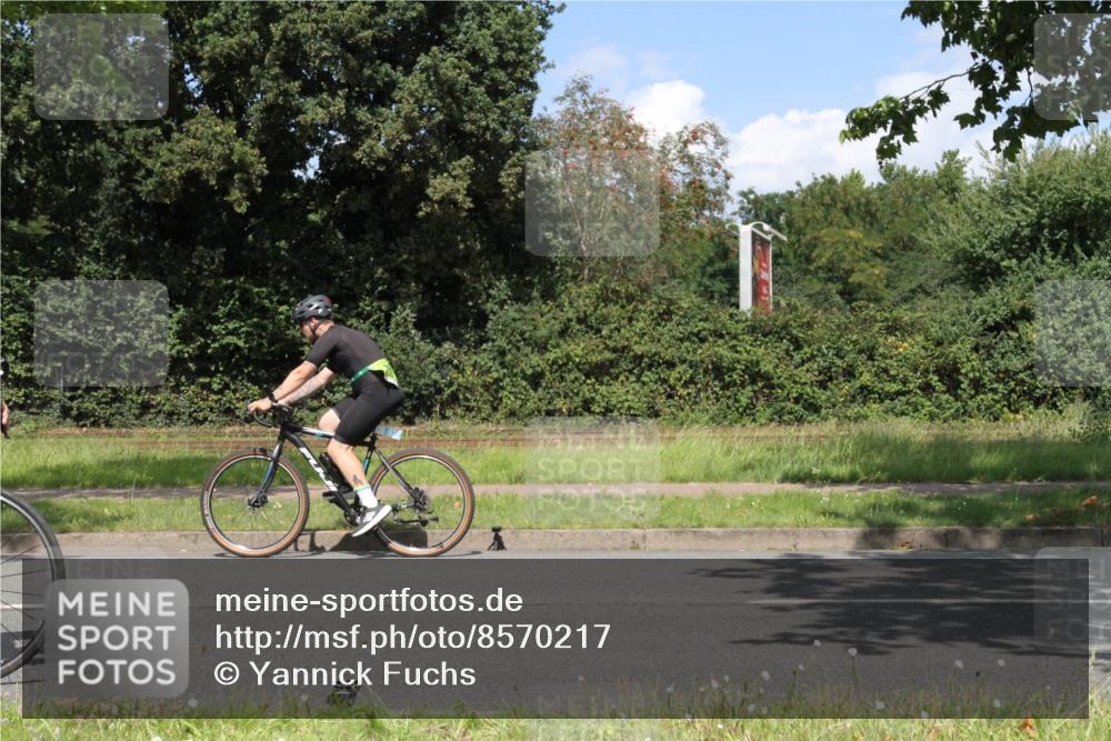 10.08.2025 - GEWOBA Citytriathlon Bremen Yannick Fuchs http://msf.ph/oto/8570217 10.08.2025 14:19:28 Radfahren 84, 124, 126, 162, 201, 227, 239, 254 meine-sportfotos.de