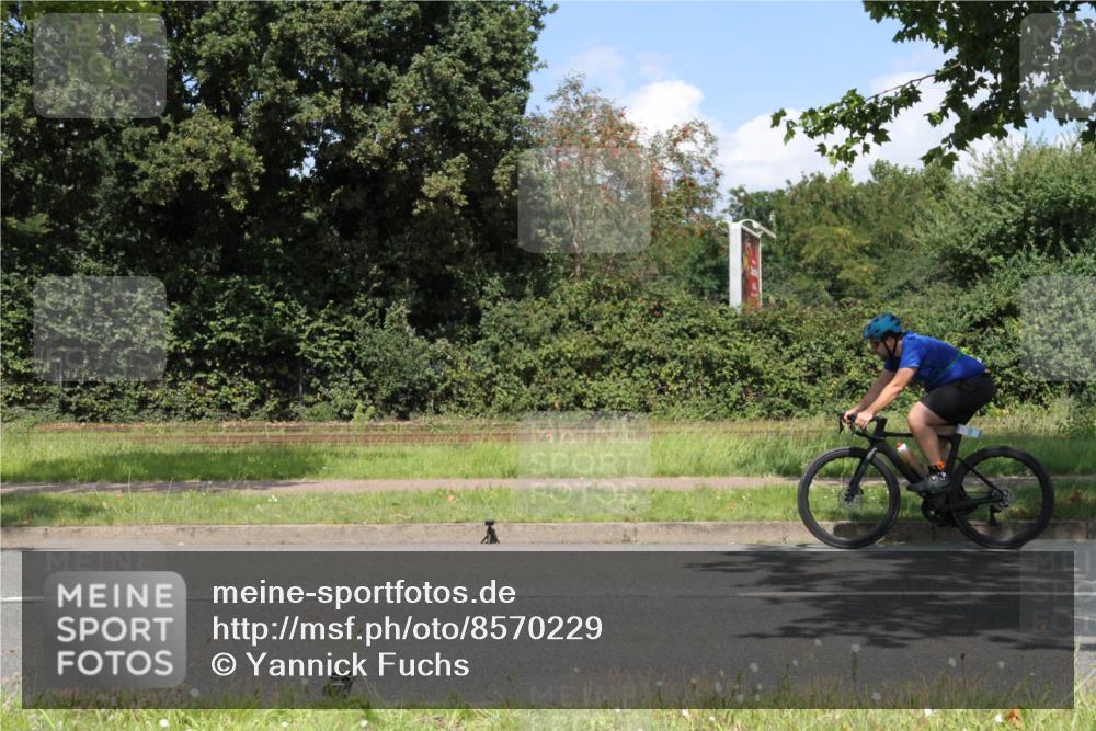 10.08.2025 - GEWOBA Citytriathlon Bremen Yannick Fuchs http://msf.ph/oto/8570229 10.08.2025 14:19:34 Radfahren 84, 124, 170, 174, 227, 239, 287 meine-sportfotos.de