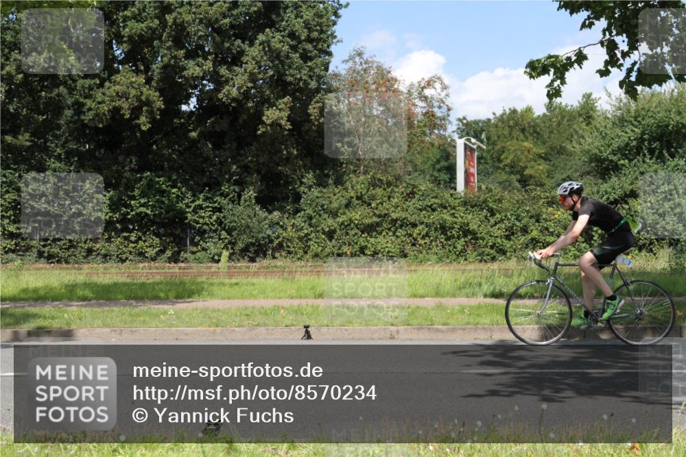 10.08.2025 - GEWOBA Citytriathlon Bremen Yannick Fuchs http://msf.ph/oto/8570234 10.08.2025 14:19:41 Radfahren 59, 84, 170, 174, 287 meine-sportfotos.de