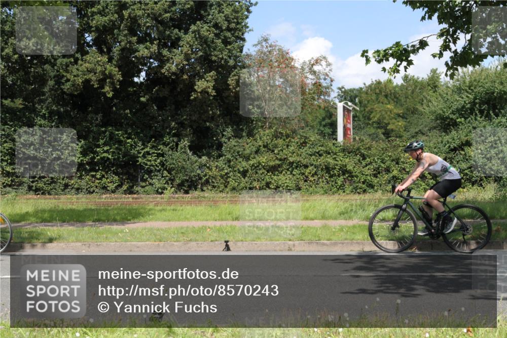 10.08.2025 - GEWOBA Citytriathlon Bremen Yannick Fuchs http://msf.ph/oto/8570243 10.08.2025 14:19:46 Radfahren 36, 59, 84, 170, 174, 287 meine-sportfotos.de